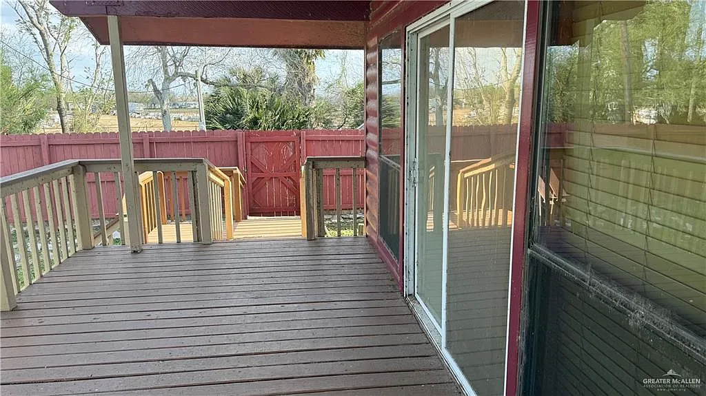 1 bed, 1.0 bath, 1152 sqft, $1,300 — Photo 3