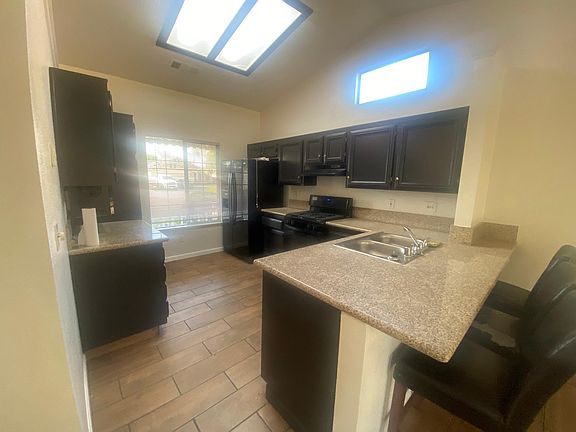 2nd image of 5509 W Evergreen Ct