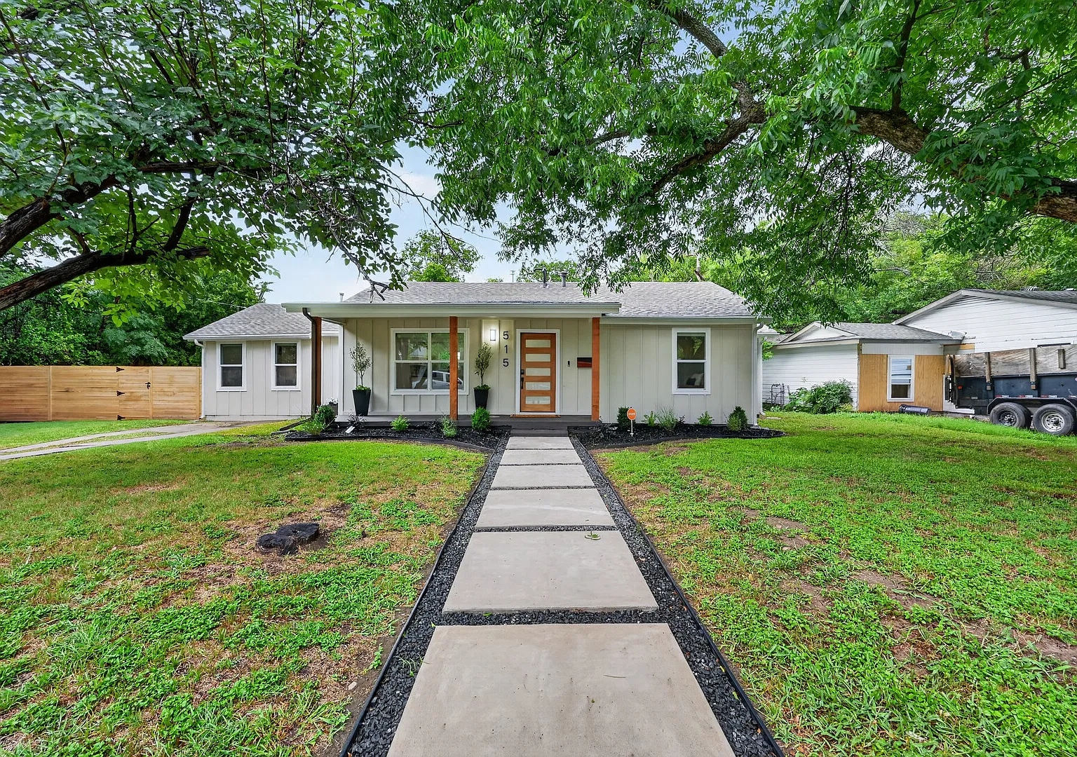 Upscale 3BR Executive Retreat | Historic Mansfield — Photo 1