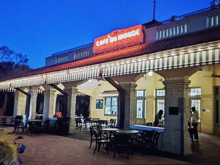 Cafe Du Monde in City Park