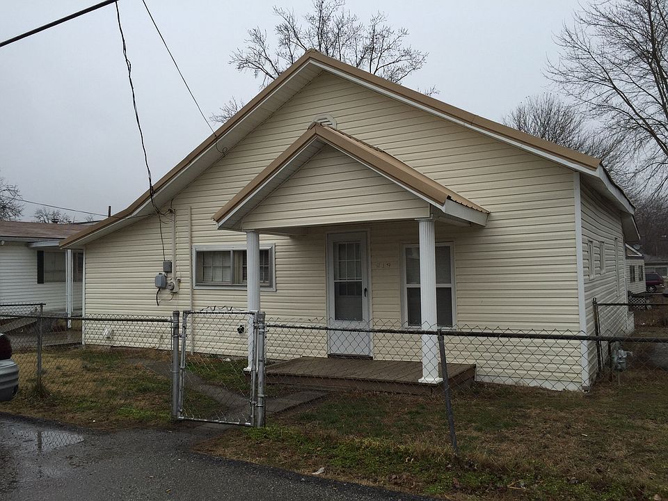 819 Jacksboro Avenue