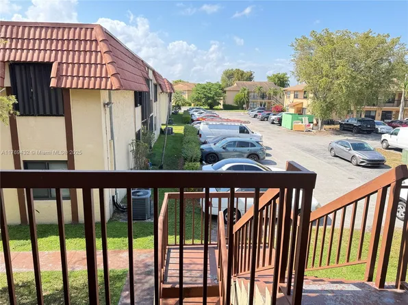 6565 W 26th Dr APT 201-34, Hialeah, FL 33016