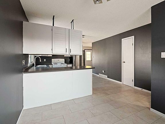 3rd image of 5805 29th St