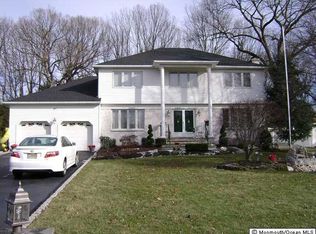 51 Bonnie Dr, Manalapan, NJ