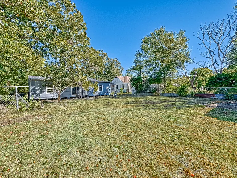 4118 Sunflower St — Photo 22