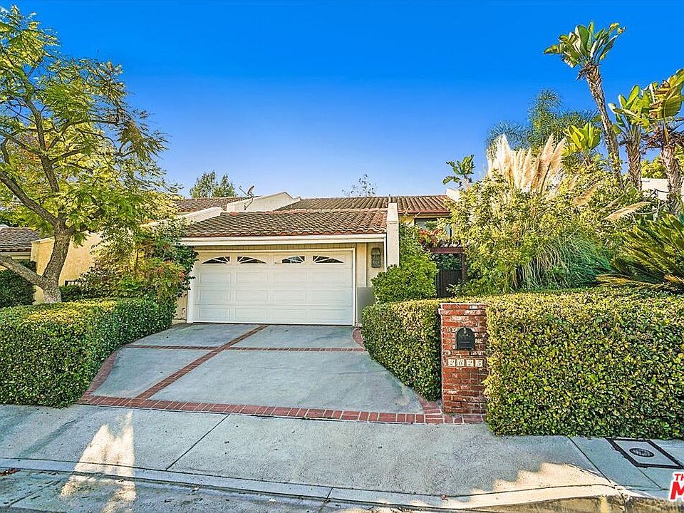 1st image of 2625 Angelo Dr