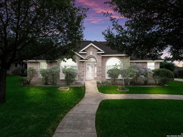 113 River Knoll, Castroville, TX 78009