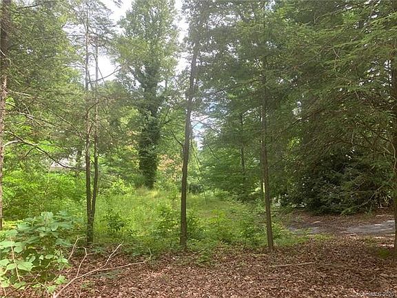 3rd image of 106 Nimbus Ln