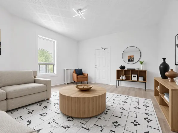 1 Bellwoods Park Unit 2, Toronto, ON M6J 1S4