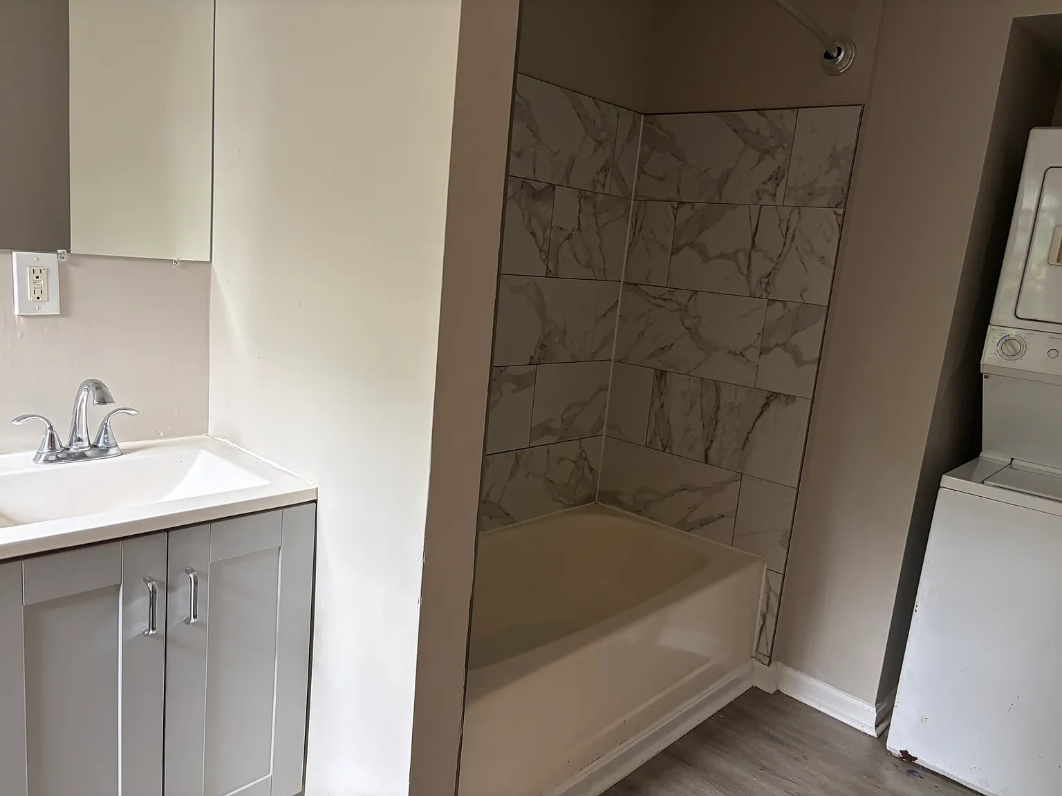875 W Lombard St — Photo 3
