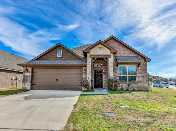 904 Vintage Ave, Gainesville, TX 76240