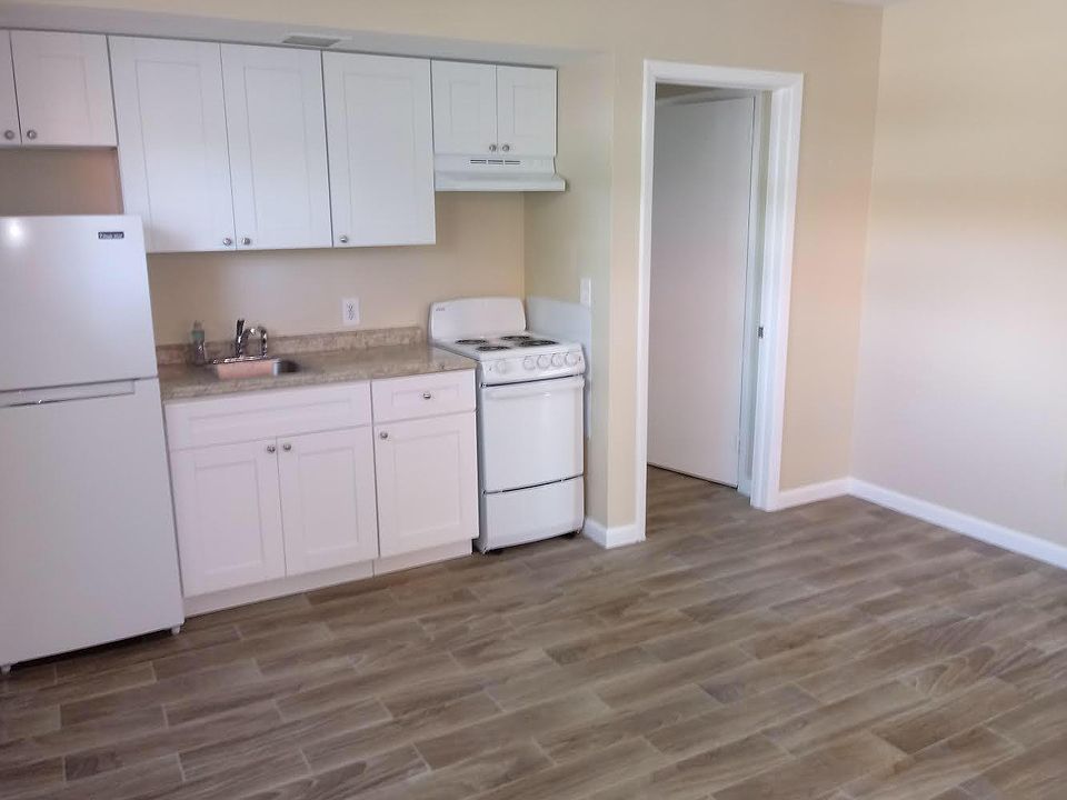 1st image of 720 7th Ave N APT 1