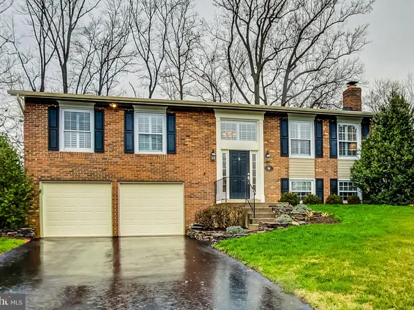 6910 Raspberry Plain Pl, Springfield, VA 22153