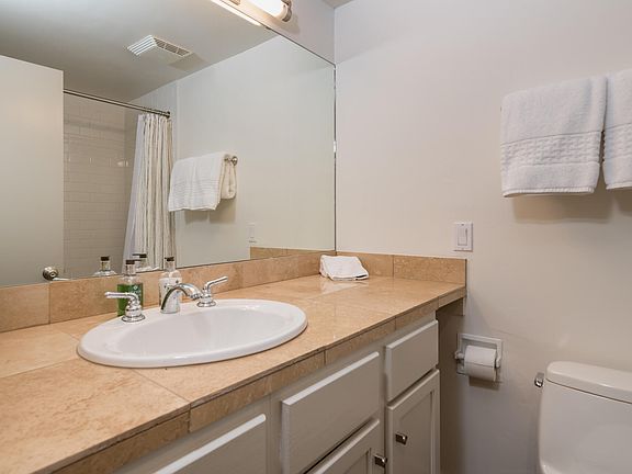 4th image of 202 Picabo St #201-B