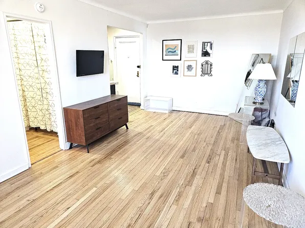 110-20 71st Avenue 625 image 3 of 7