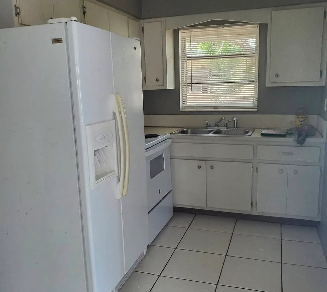 3831 SW 12th Pl — Photo 1
