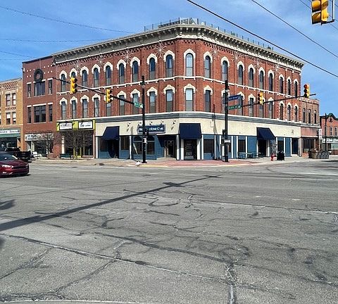 2nd image of 208 Huron Ave