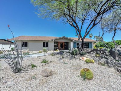 2 W CANTERBURY Lane, Phoenix, AZ, 85023