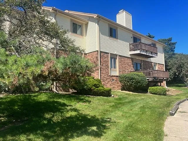 2 bed, 950 sqft, $1,200 — Photo 4