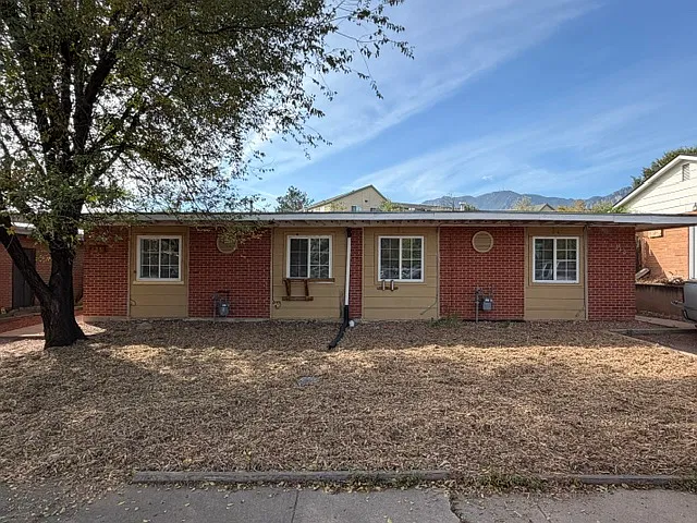 2 bed, 768 sqft, $1,300 — Photo 2