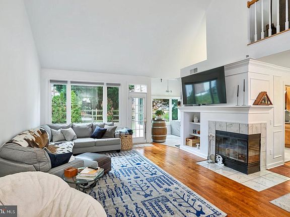 5th image of 46531 Cedarhurst Dr
