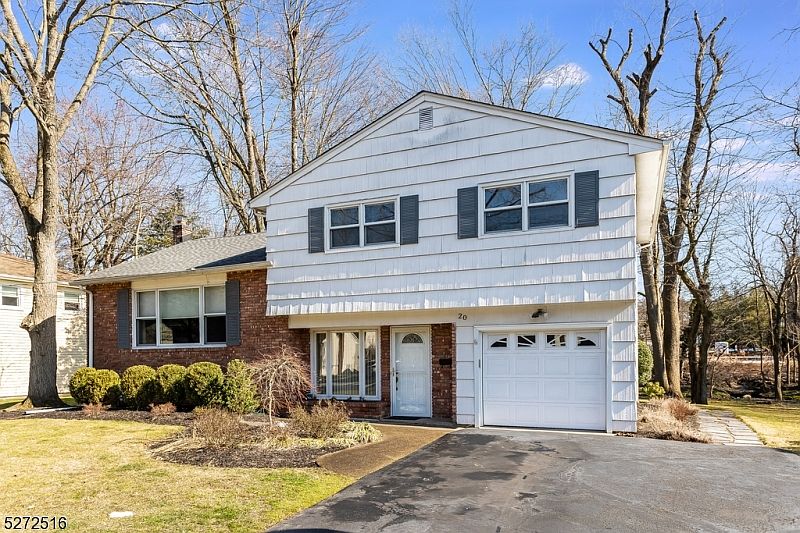 1st image of 20 Brook Pl