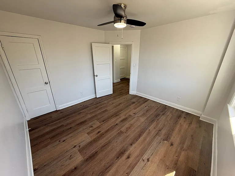 5618 Midwood Ave #1 — Photo 9