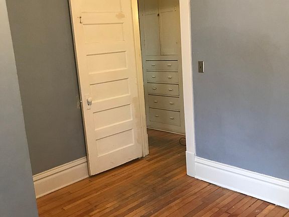 2nd image of 3425 Pillsbury Ave