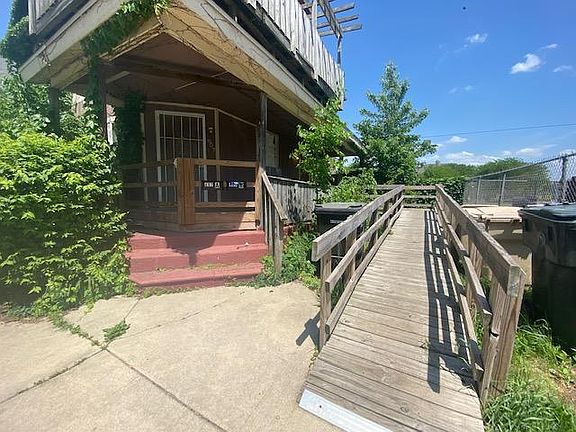 2nd image of 607 W Wayne St #B