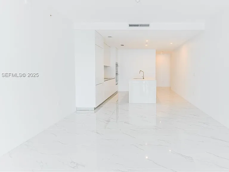 700 NE 24th St #2905 — Photo 13