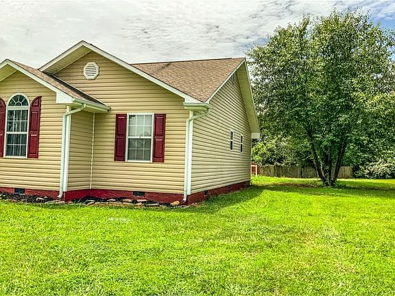 2nd image of 116 Hartland Dr