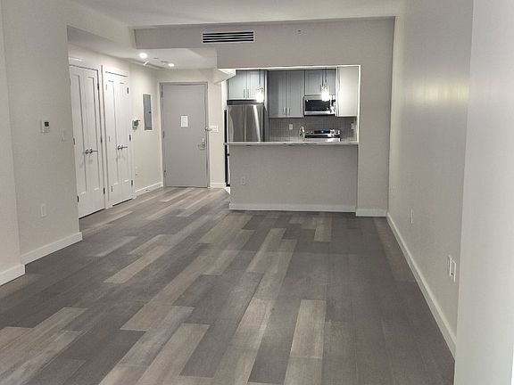 3rd image of 112 Seaman Ave #3D
