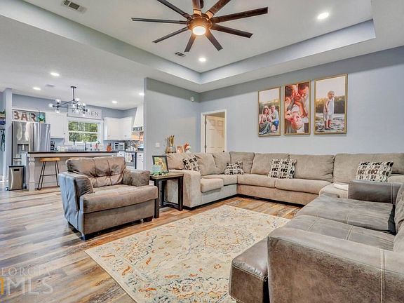 4th image of 254 Heritage Cir