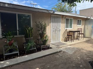 1734 E 68th St, Los Angeles, CA 90001