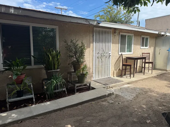 1734 E 68th St, Los Angeles, CA 90001
