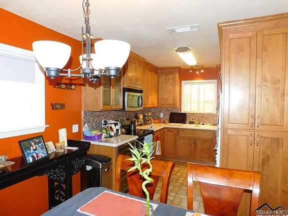 3rd image of 1700 Southridge Dr