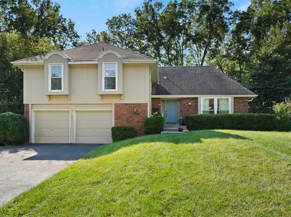 201 W 119th Ter, Kansas City, MO 64145