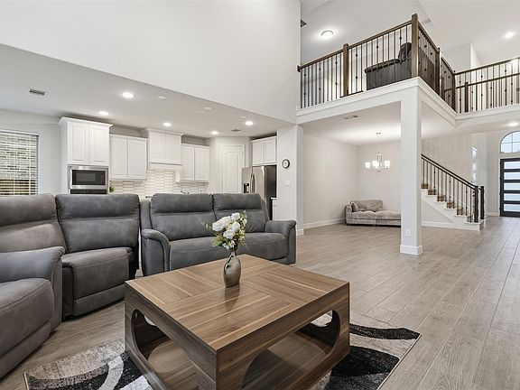 2nd image of 9930 Magnolia Estates Ln