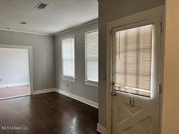 3rd image of 1846 Howard St