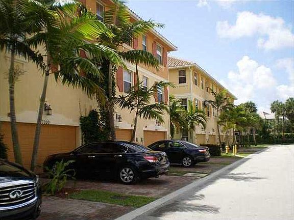 4th image of 3927 Laurel Lane #3927
