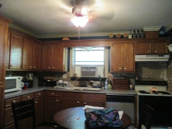 4th image of 202 Wylie St