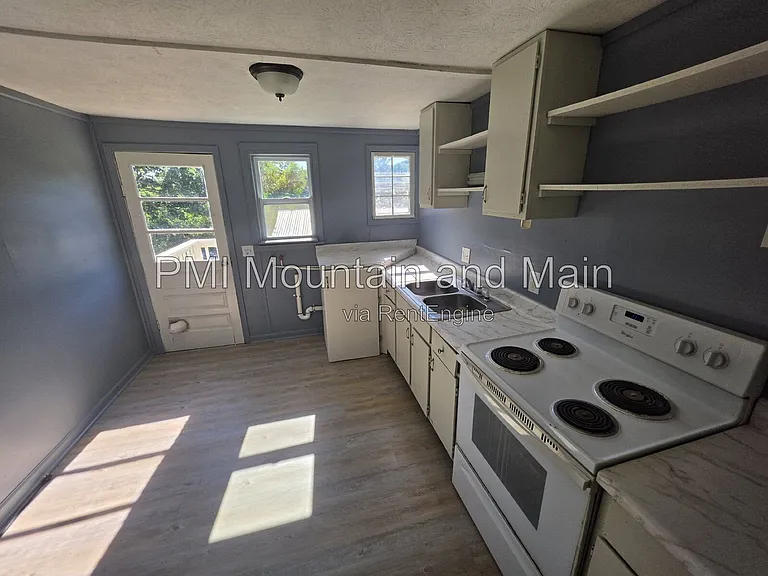 51 Summit St #1 — Photo 11