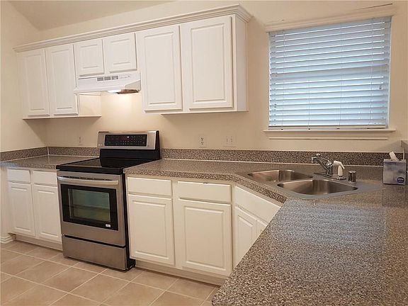 3rd image of 1622 Myrtle Dr