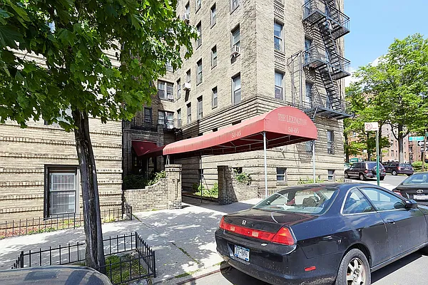 Sold by Keller Williams Realty Landmark | media 13