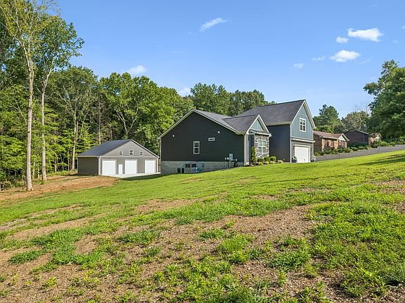 3rd image of 1845 Dinsmore Rd