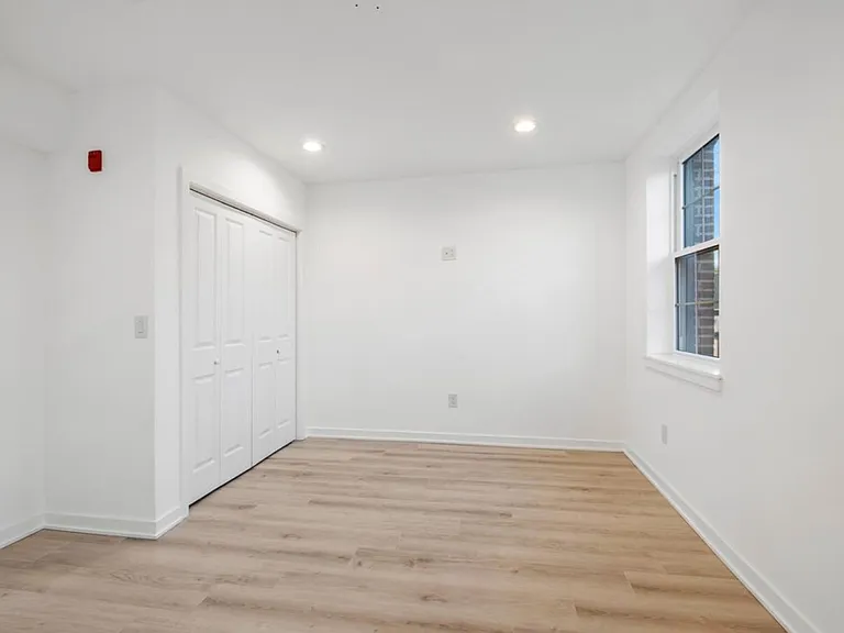 2230 Christian St #2 — Photo 16
