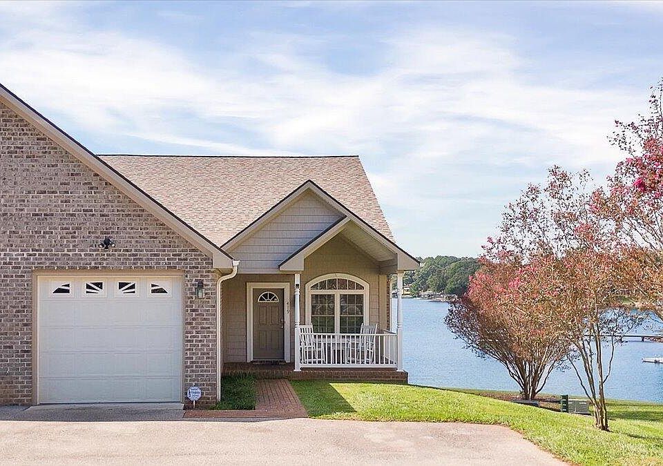1st image of 419 Heather Ln