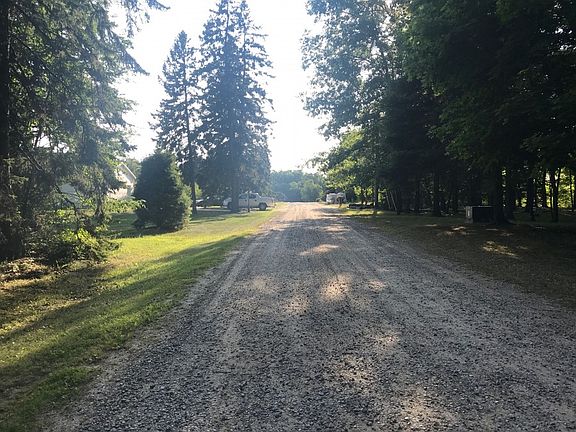 5th image of 3198 Pinecrest Way