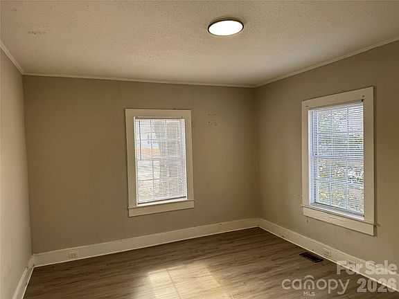 4th image of 351 Old Centergrove Rd