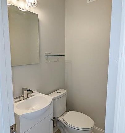 2nd image of 1002 Willow Dr #1-25-1